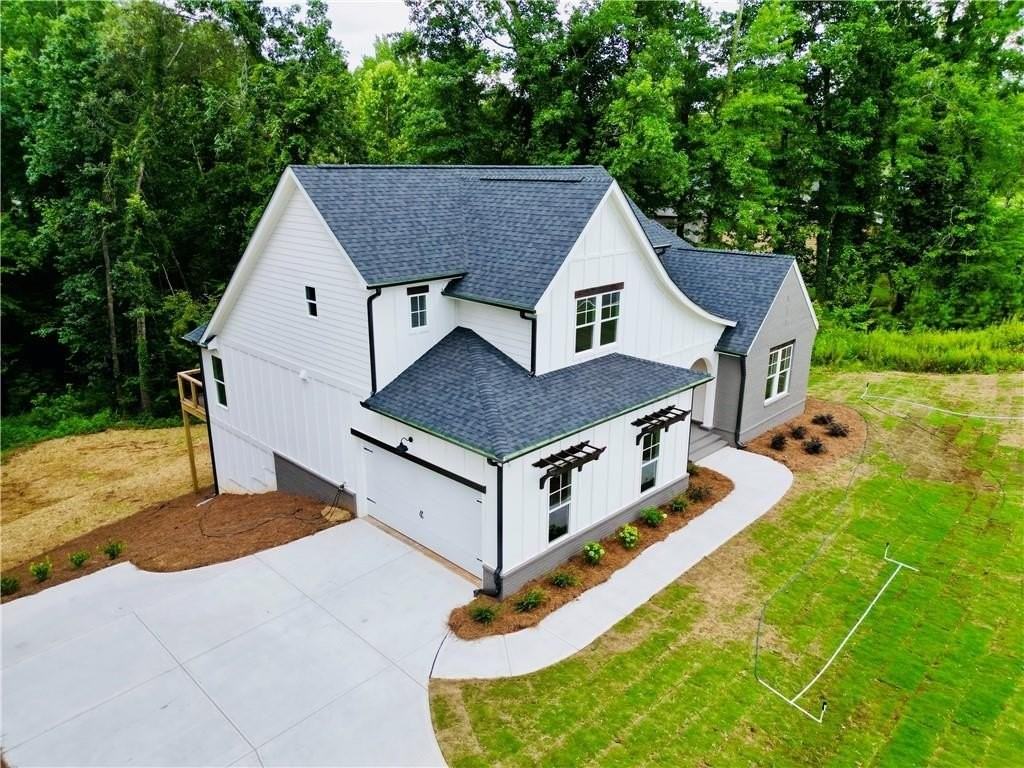 6312 Woodstock Rd - Photo 3 of 50
