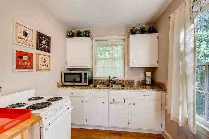 203 E Davis UNIT B Street - Photo 5 of 15