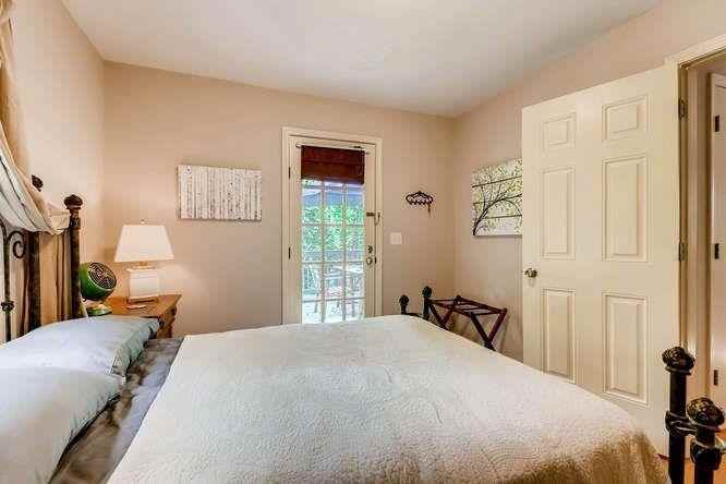 203 E Davis UNIT B Street - Photo 7 of 15