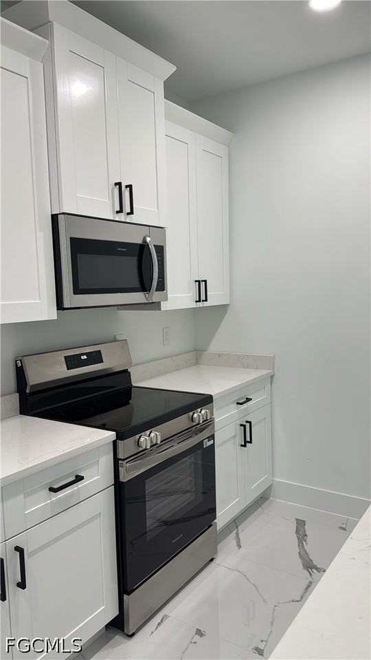 4789 Golfview Blvd - Photo 4 of 25