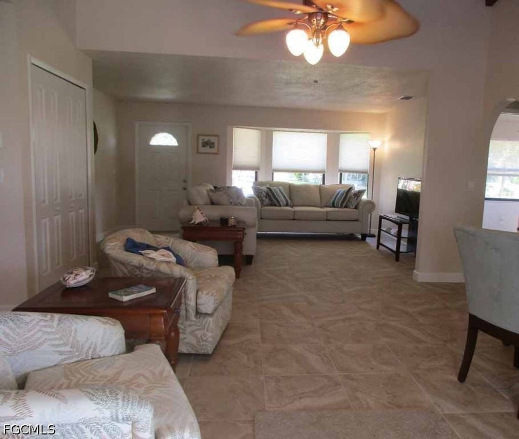 1510 Se 11th Pl - Photo 5 of 21