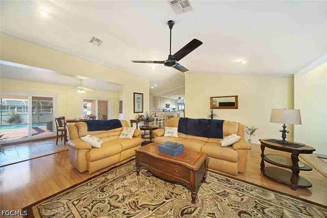 3832 Sw 20th Ave - Photo 5 of 25