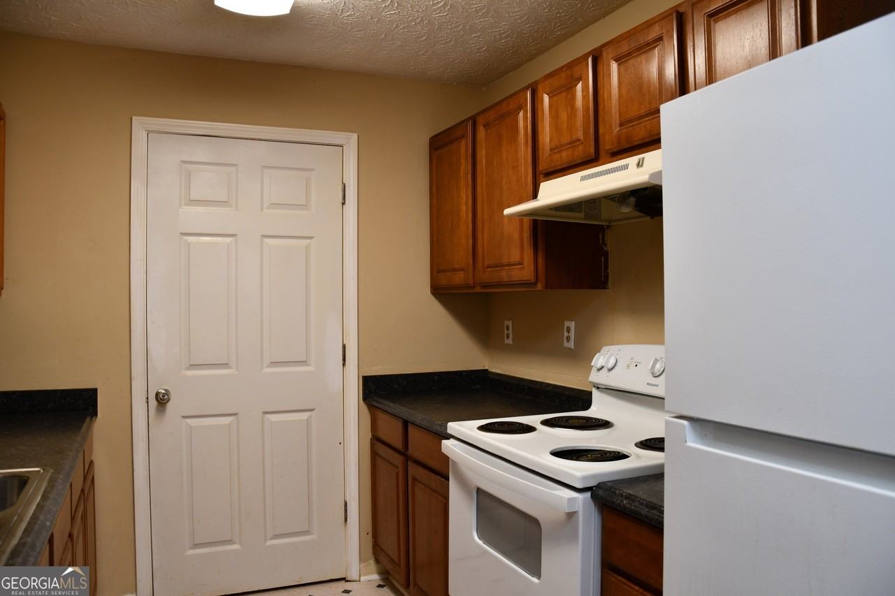 9301 Waldrop Pl - Photo 2 of 31