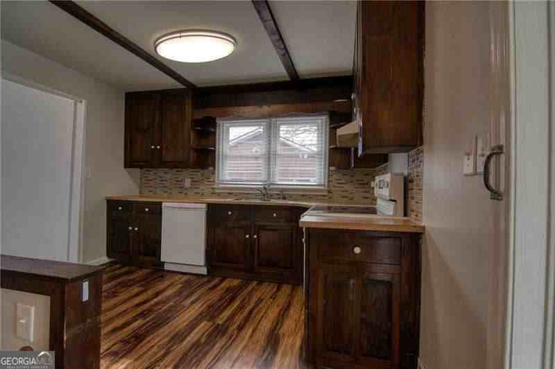 2232 Old Spring Rd Se - Photo 4 of 24