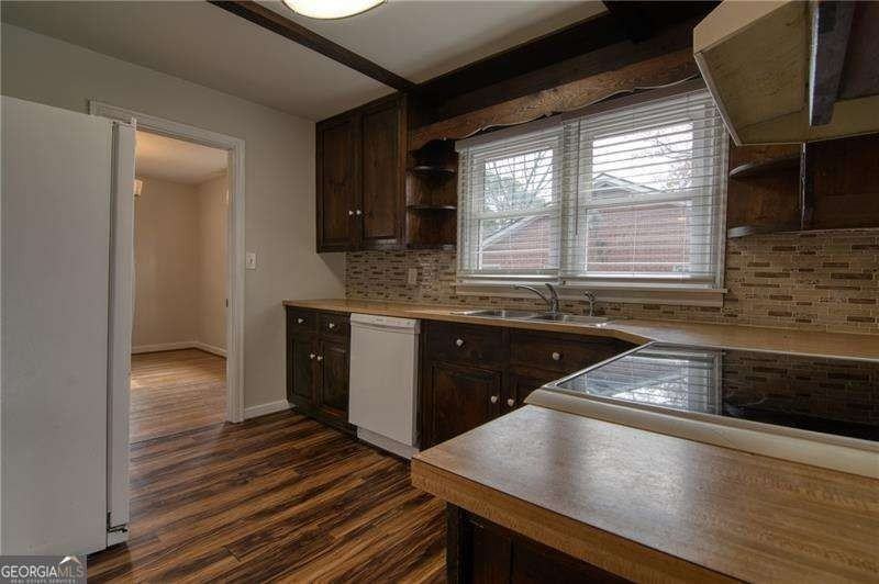 2232 Old Spring Rd Se - Photo 5 of 24