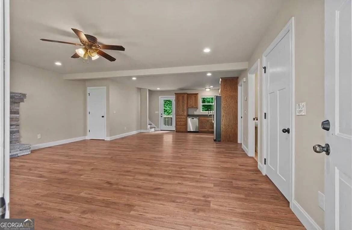 154 Brooks Dr - Photo 2 of 15
