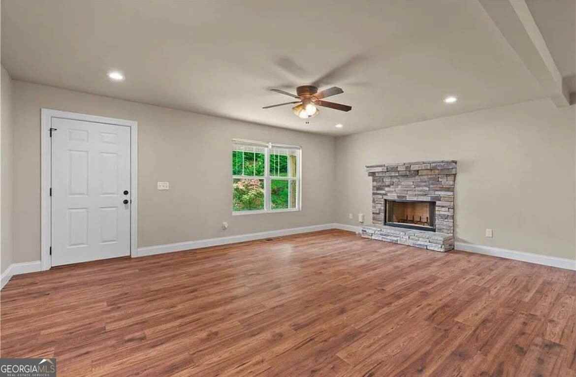 154 Brooks Dr - Photo 3 of 15