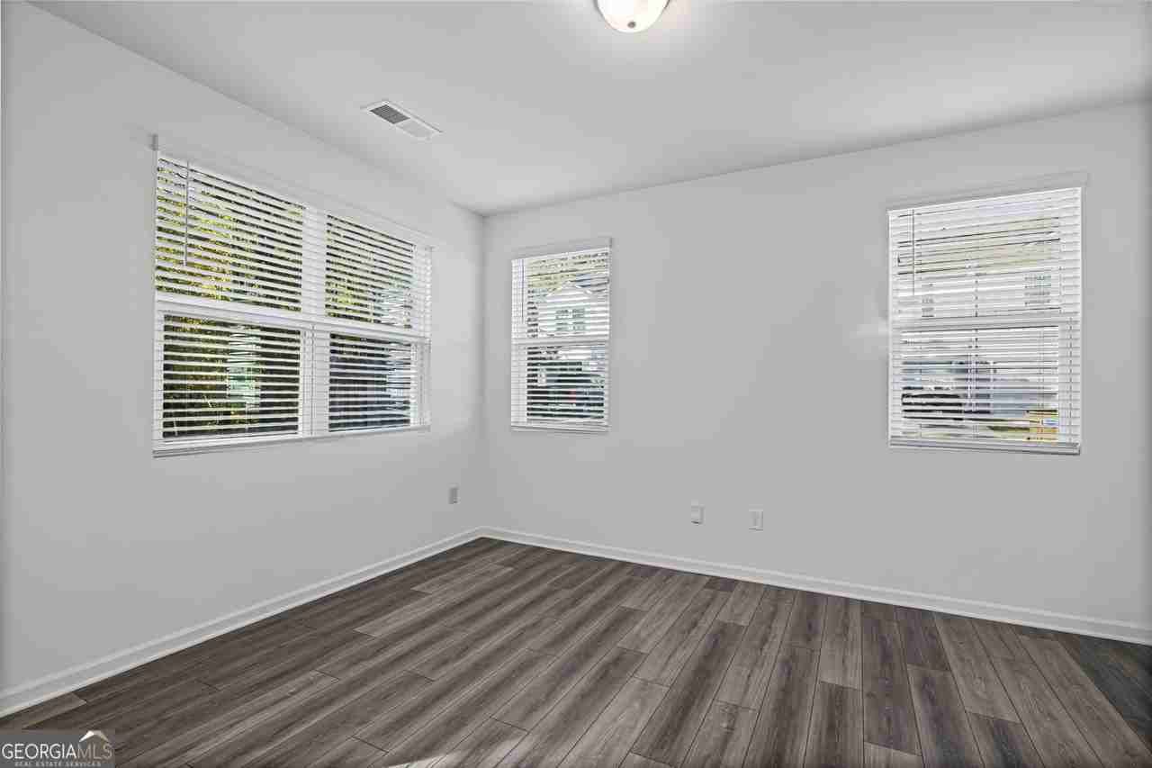 1012 Paddington Dr - Photo 6 of 34