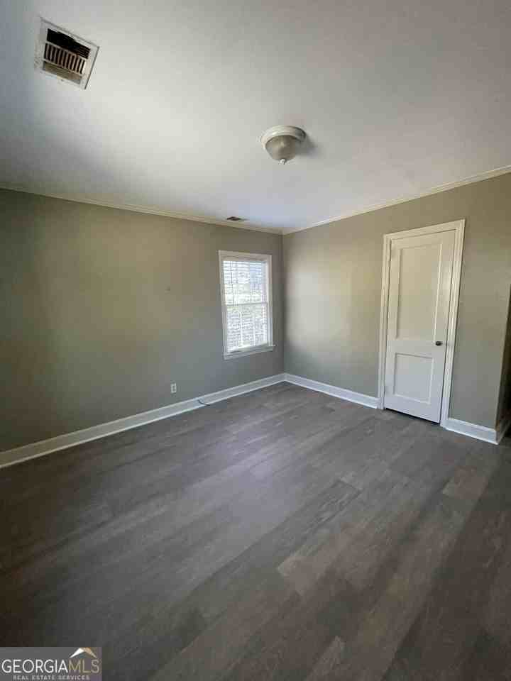 604 W Moore St - Photo 4 of 7