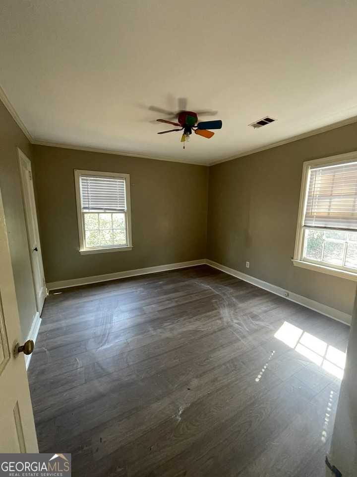 604 W Moore St - Photo 5 of 7