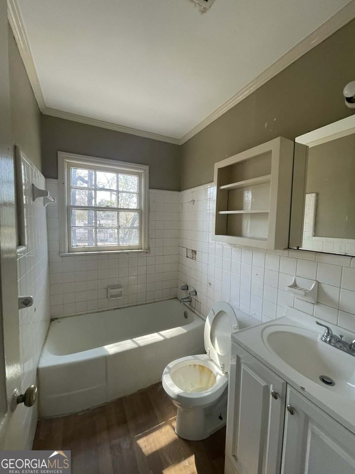 604 W Moore St - Photo 6 of 7