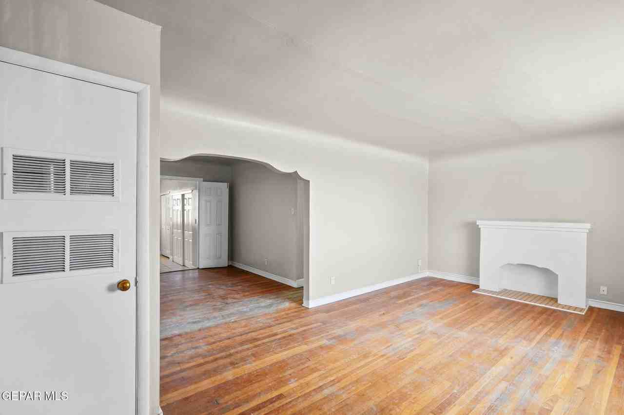 3125 Van Buren Ave - Photo 5 of 30