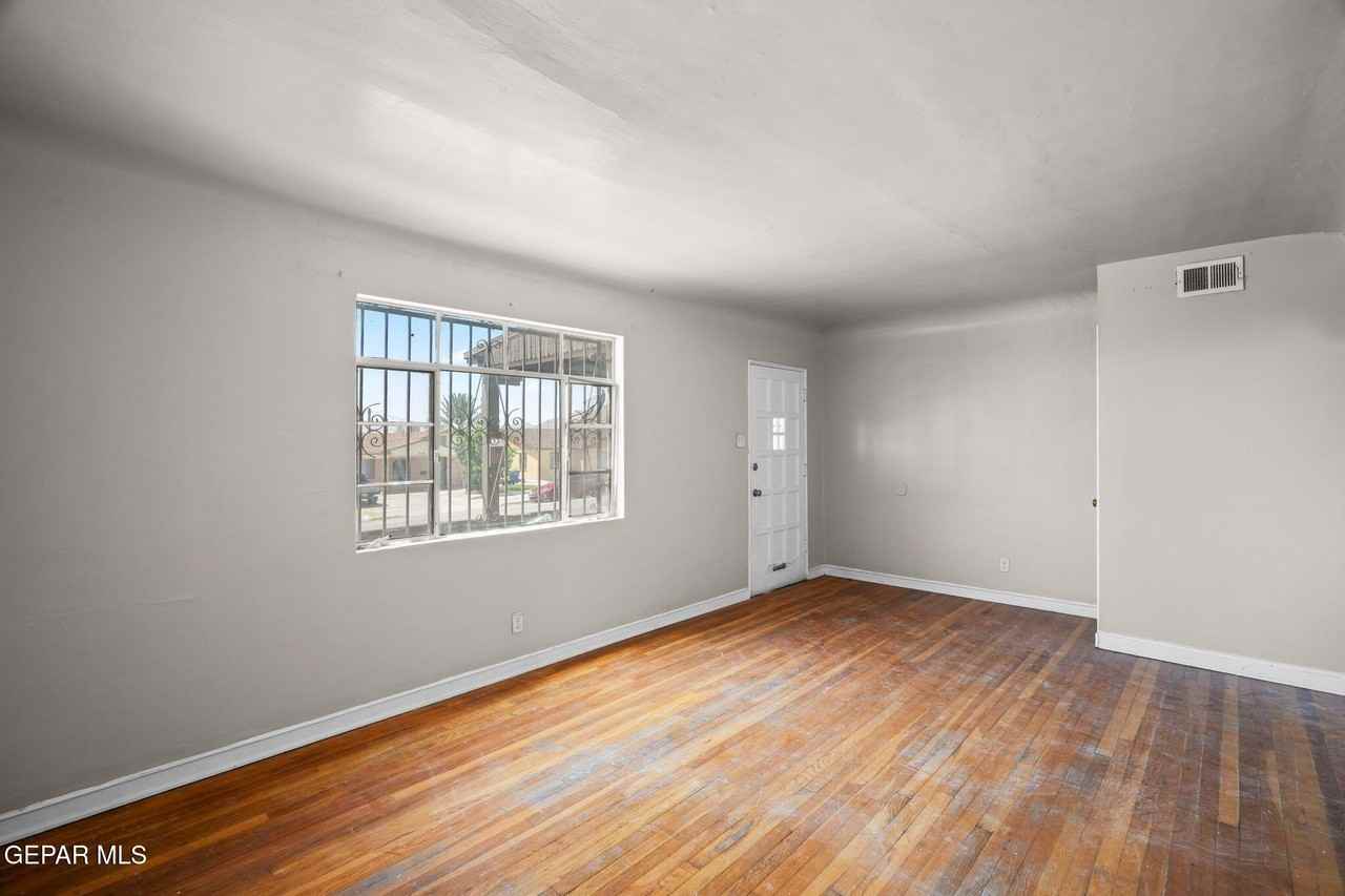 3125 Van Buren Ave - Photo 6 of 30