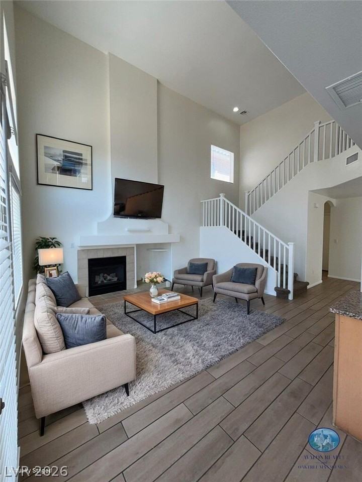 9237 Harbor Stream Ave - Photo 2 of 19