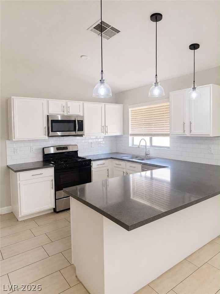 9594 Bighorn Ranch Ave - Photo 2 of 9