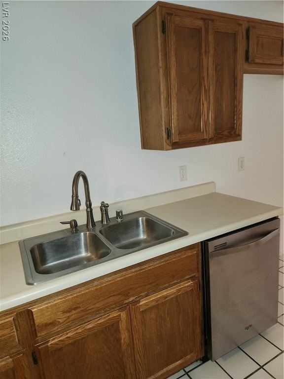 7048 Picaroon Ln - Photo 4 of 29