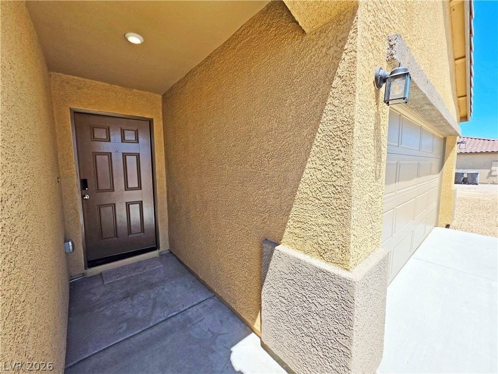 663 E Huyana Wind Dr - Photo 4 of 47