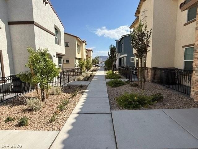 911 Rosy Starling St - Photo 2 of 11