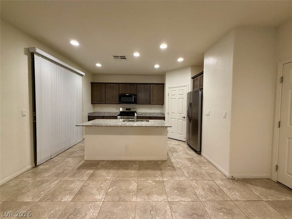 5844 Middle Rock St - Photo 4 of 40