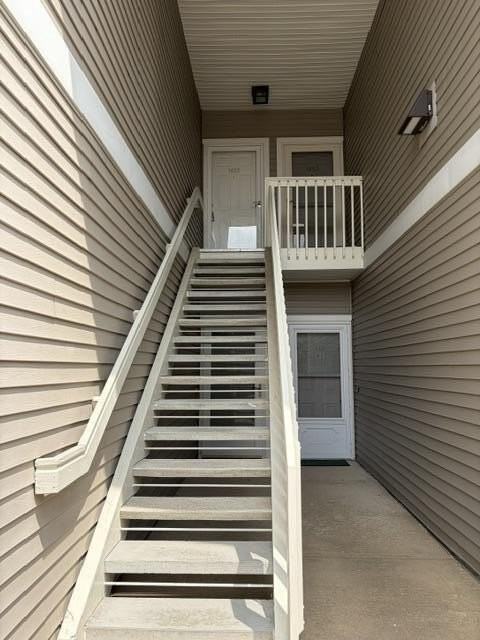 1452 Fox Pointe Cir - Photo 2 of 21