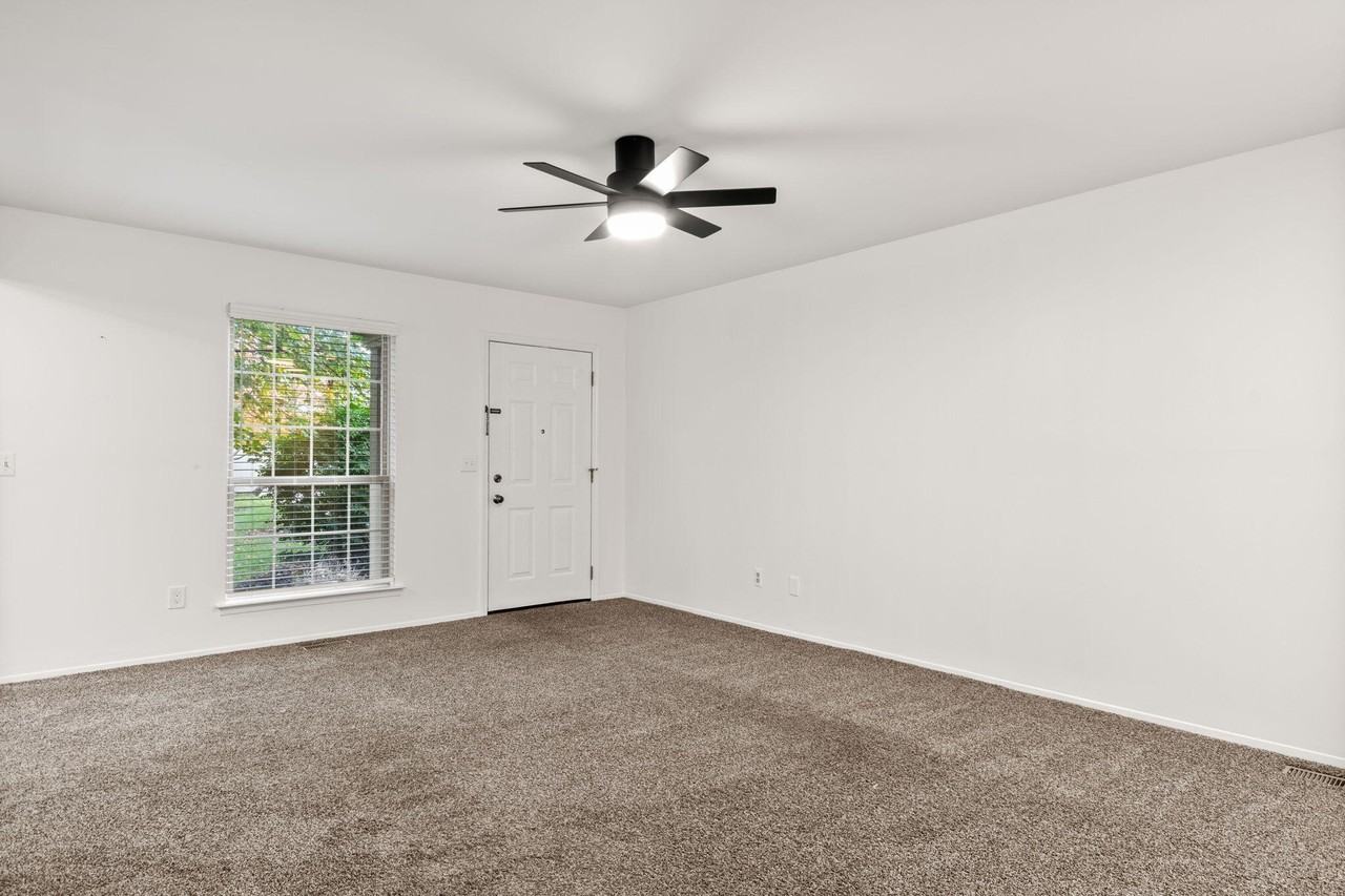 3034 Forest Creek Ct - Photo 4 of 30