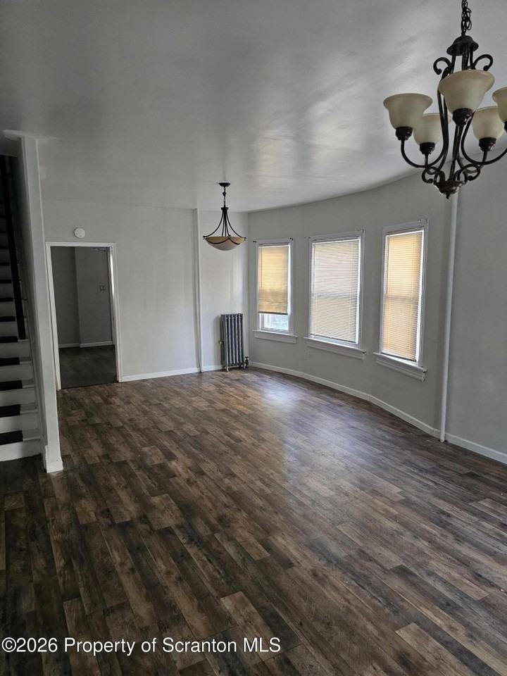 2231 Boulevard Ave - Photo 2 of 13