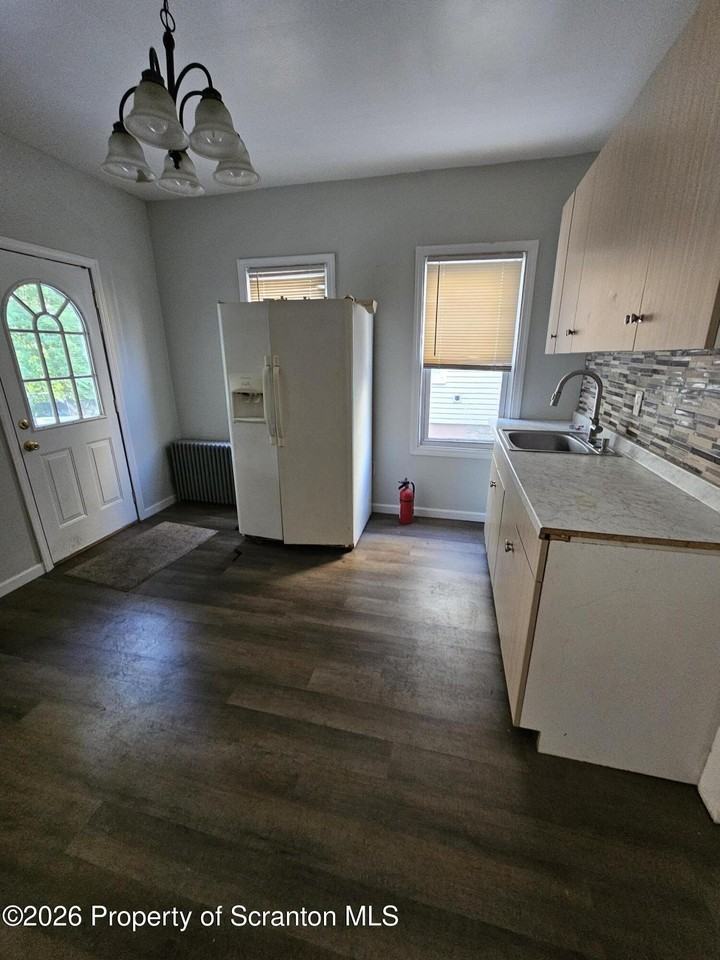 2231 Boulevard Ave - Photo 3 of 13