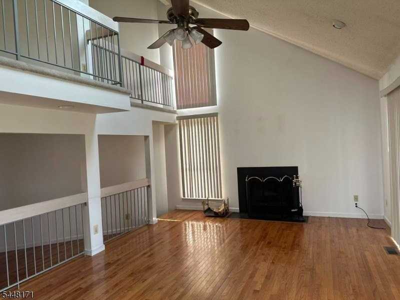 28 Spencer St - Photo 7 of 17