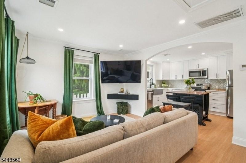 20 Mine Ave - Photo 2 of 15