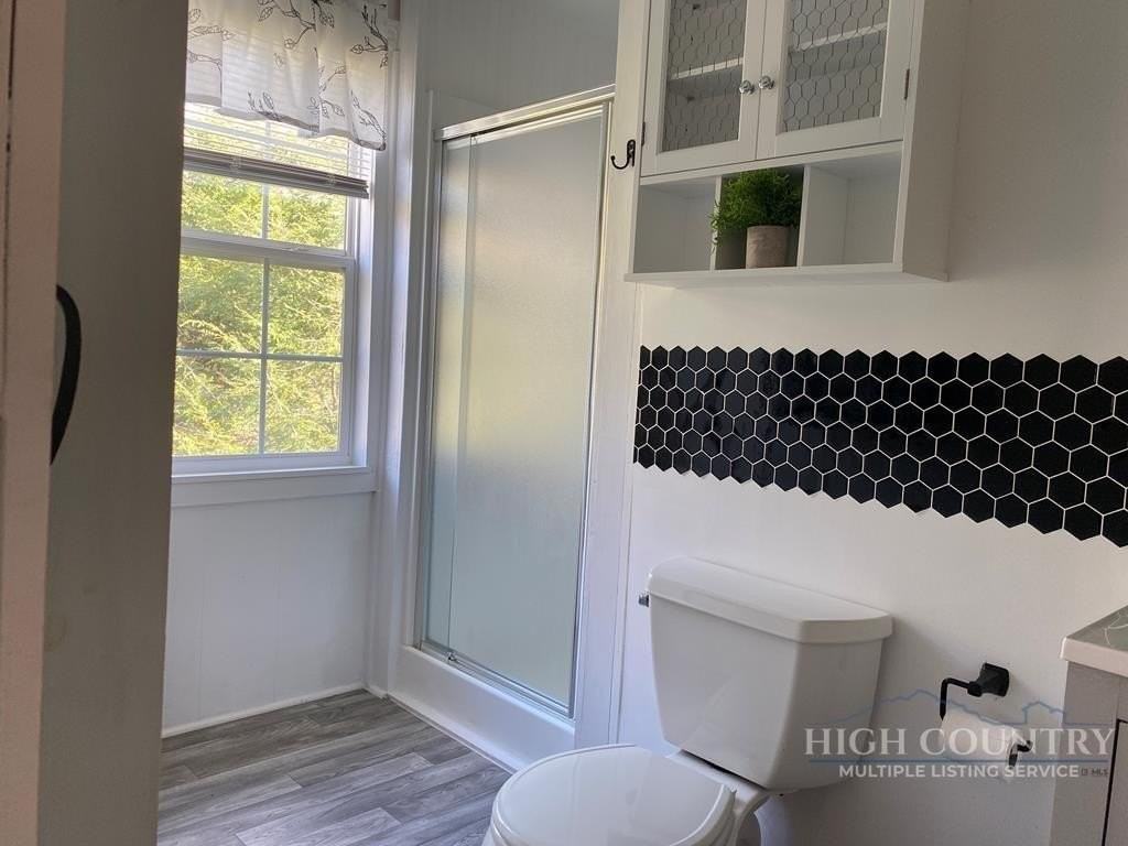 562 Nikanor Rd - Photo 6 of 8