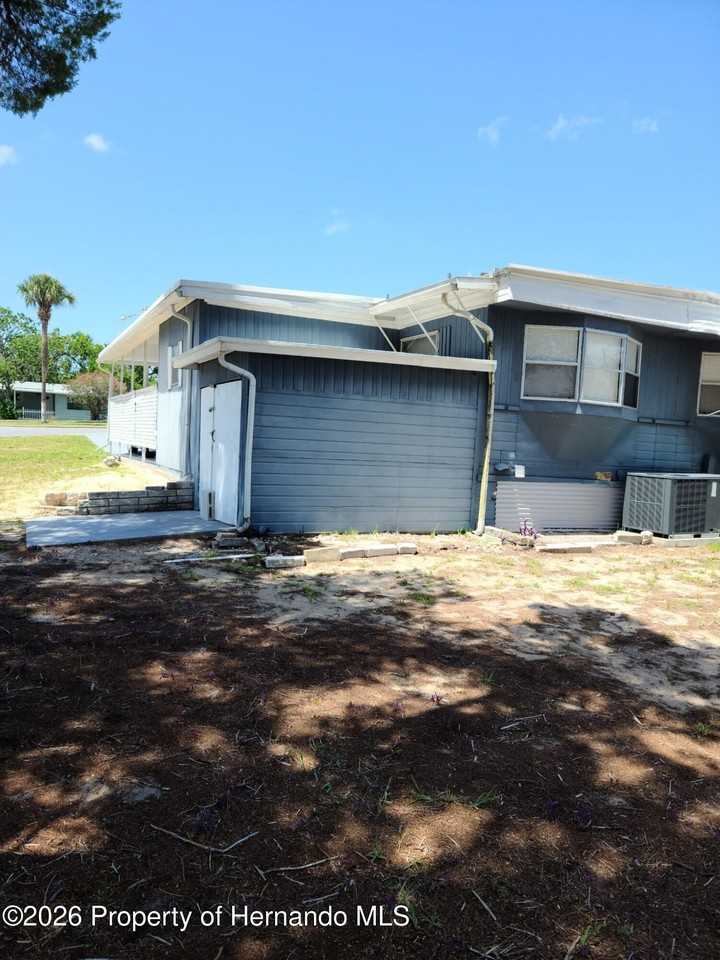 9361 Highpoint Blvd - Photo 6 of 27