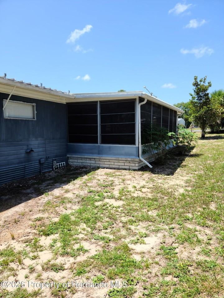 9361 Highpoint Blvd - Photo 7 of 27