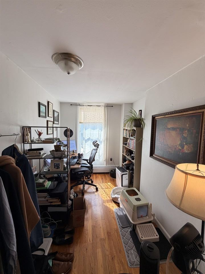 1038 Willow Ave #4 - Photo 5 of 9
