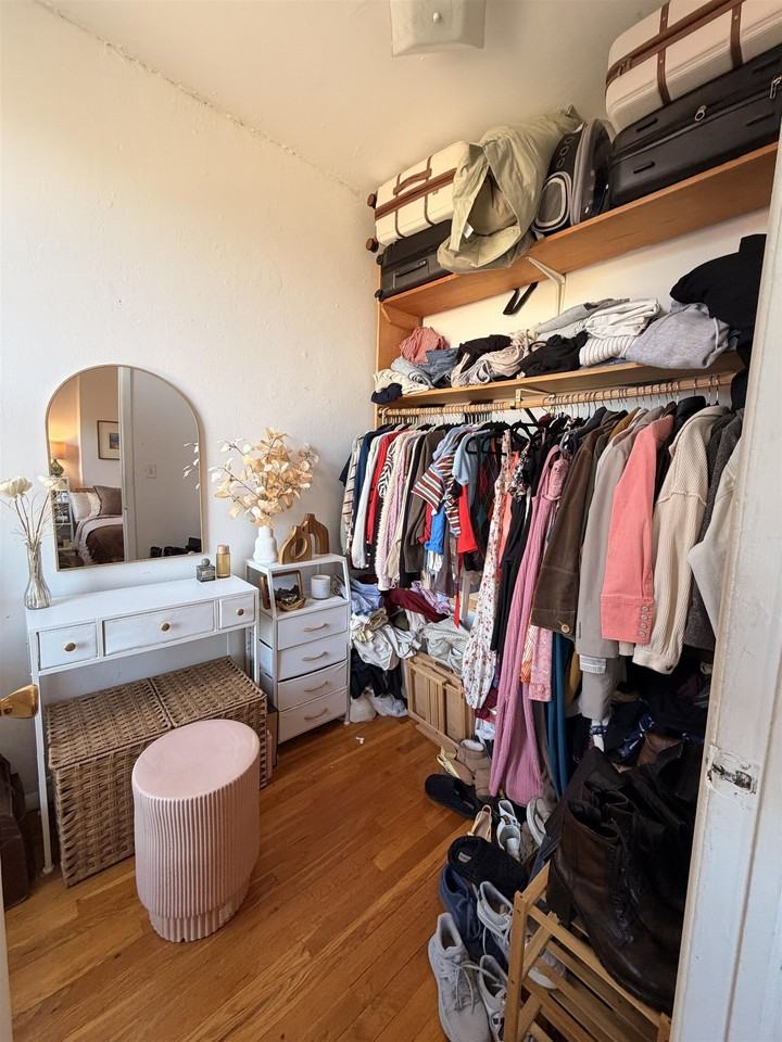 1038 Willow Ave #4 - Photo 6 of 9