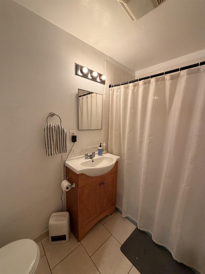 1038 Willow Ave #4 - Photo 7 of 9