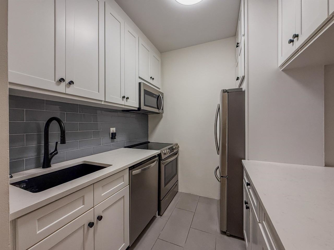 44 Sherman Ave - Photo 5 of 13