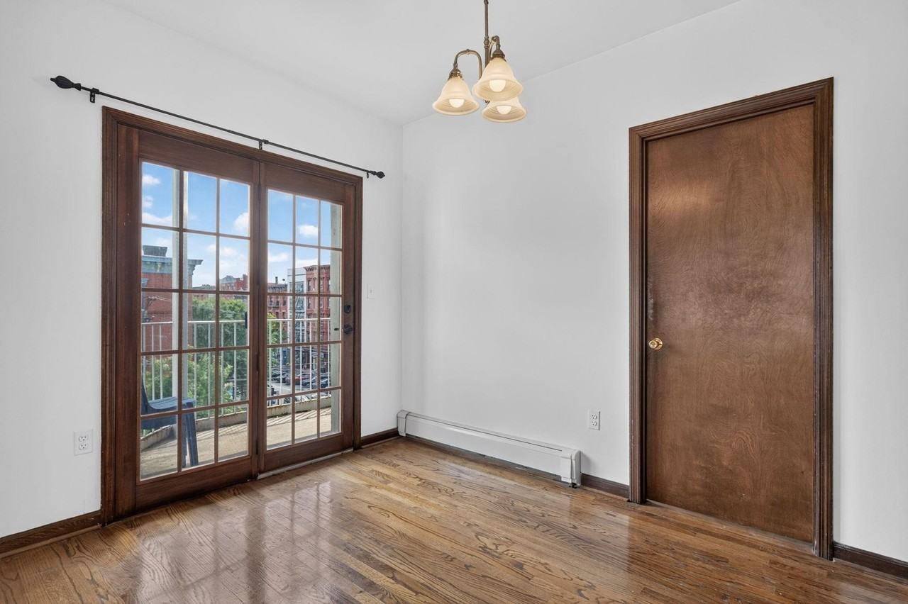 1103 Washington St #6-4thFL - Photo 6 of 18
