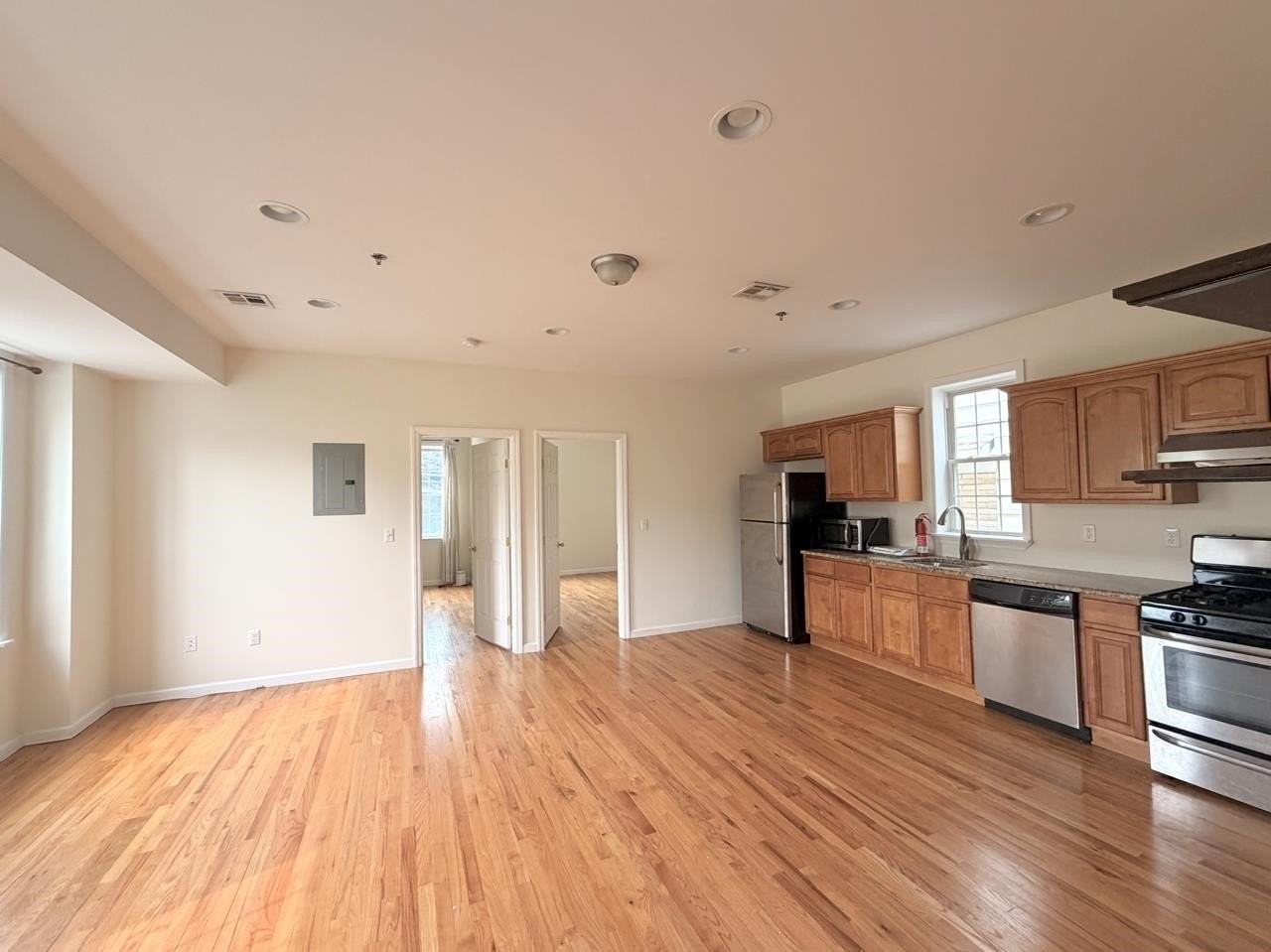 687 Avenue A #201