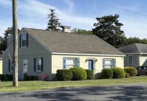 featured image of 302 N Shores Rd
