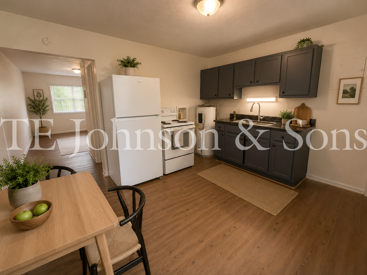 1137 N Cameron Ave - Photo 4 of 24