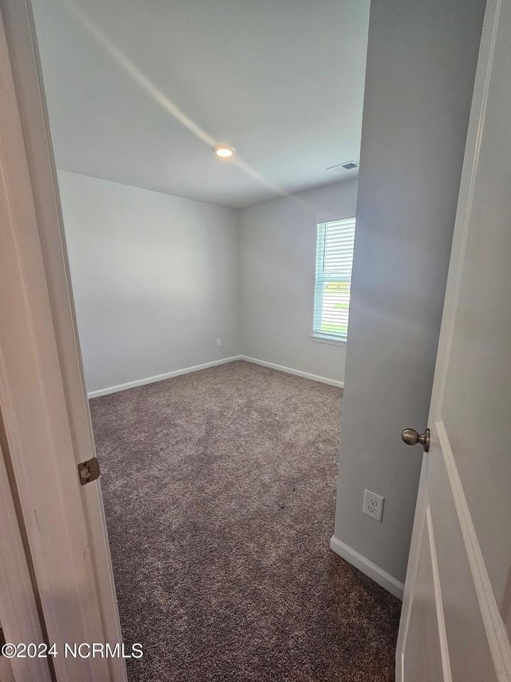 1006 Course Ln - Photo 3 of 18