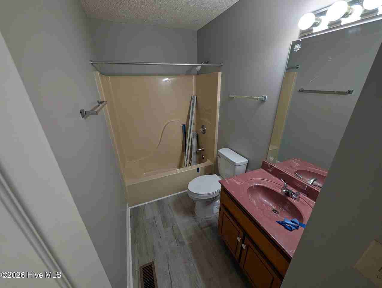 2302 Fitch Dr E - Photo 4 of 10