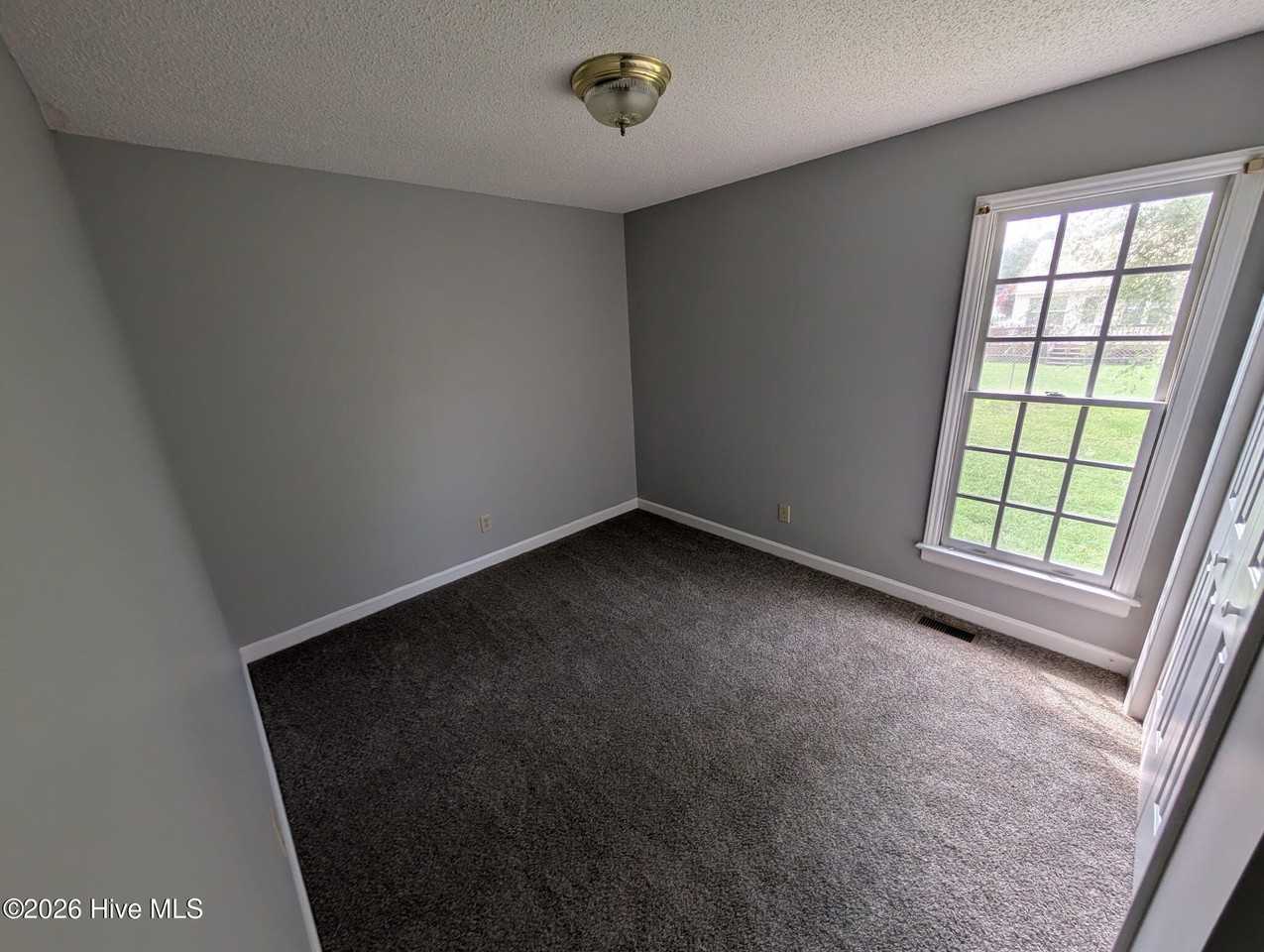 2302 Fitch Dr E - Photo 5 of 10