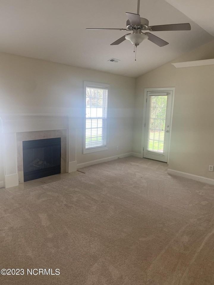 2629 Ange St - Photo 4 of 21