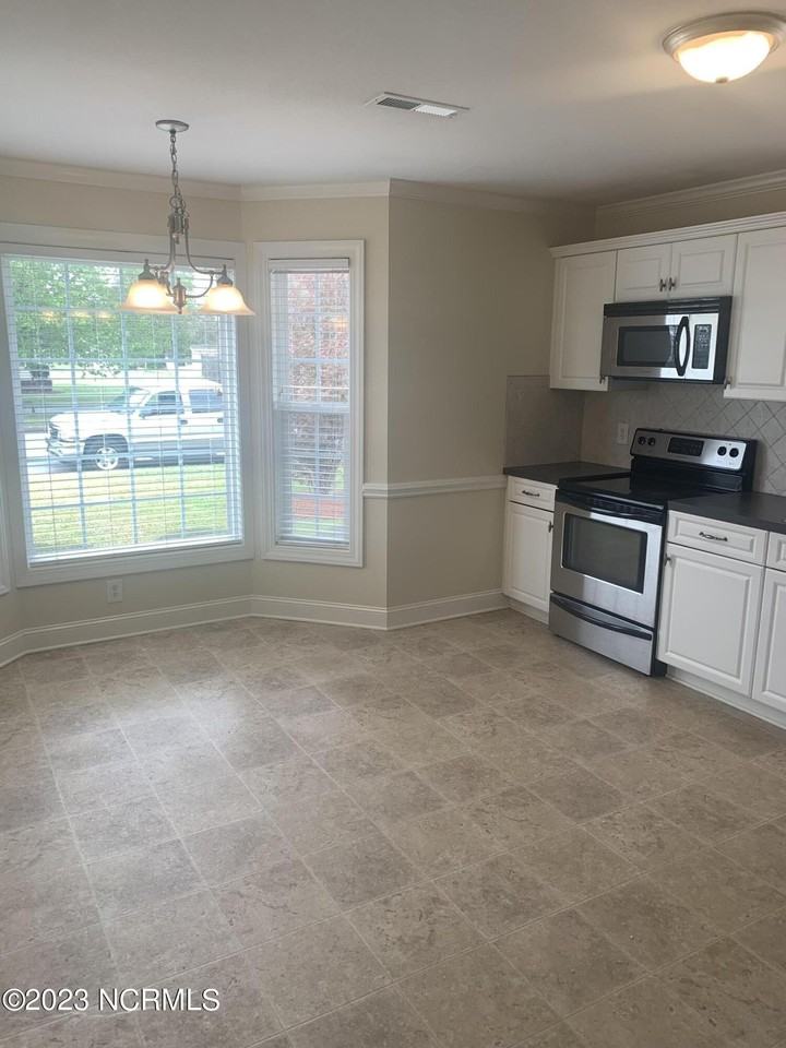2629 Ange St - Photo 7 of 21