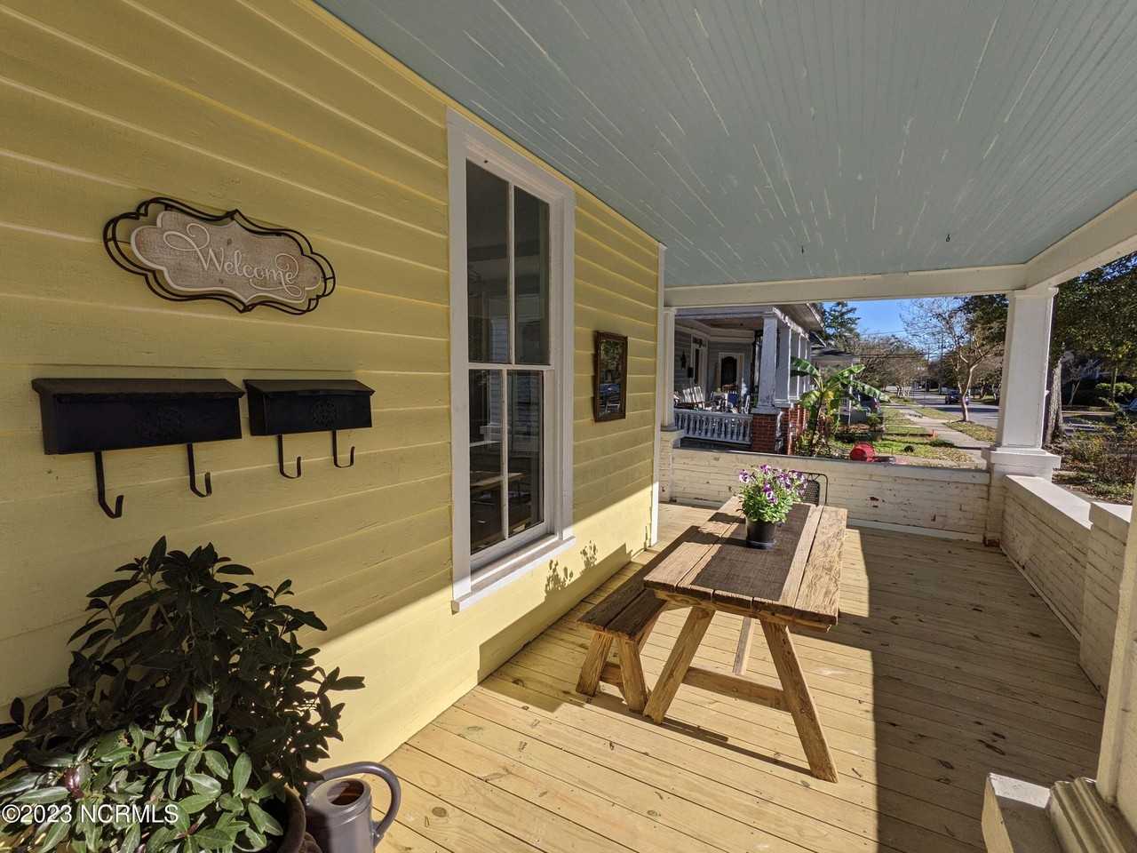 234 E 2nd St #B - Photo 2 of 18