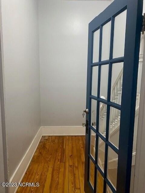 234 E 2nd St #B - Photo 4 of 18