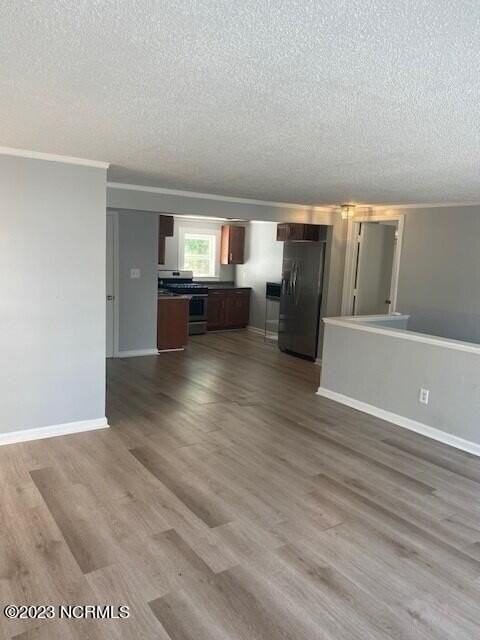 234 E 2nd St #B - Photo 5 of 18