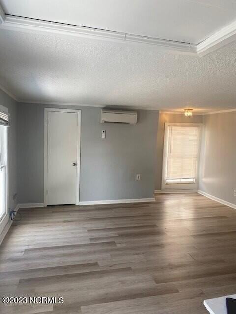 234 E 2nd St #B - Photo 6 of 18
