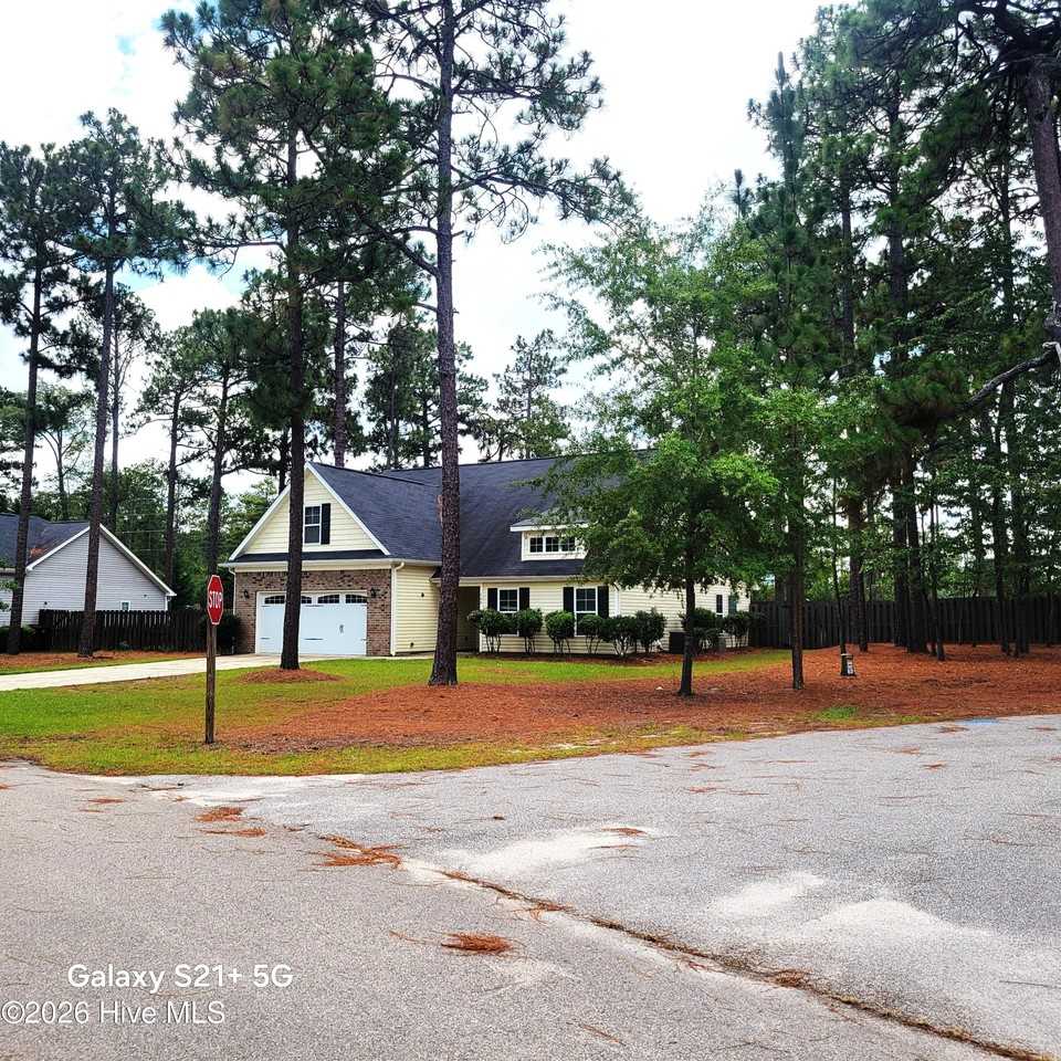 140 Wheeling Dr - Photo 2 of 47